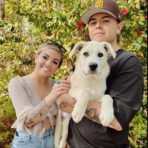 Meet your posher - selling all things | sweaters, denim, vintage, athleisure